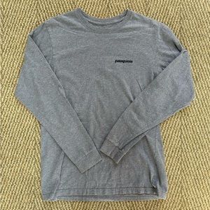 Patagonia Grey Long Sleeve - XS